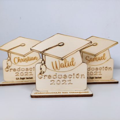 trofeo madera personalizado recuerdo graduación graduados fin de curso personal present