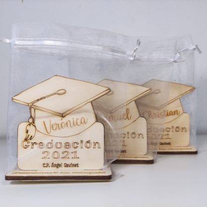 trofeo madera personalizado recuerdo graduación graduados fin de curso personal present
